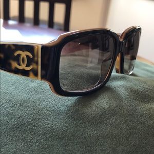CHANEL  Sunglasses- authentic & like new